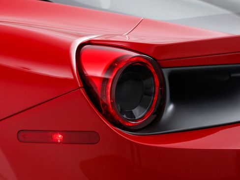 Used 2018 Ferrari 488 GTB image 16