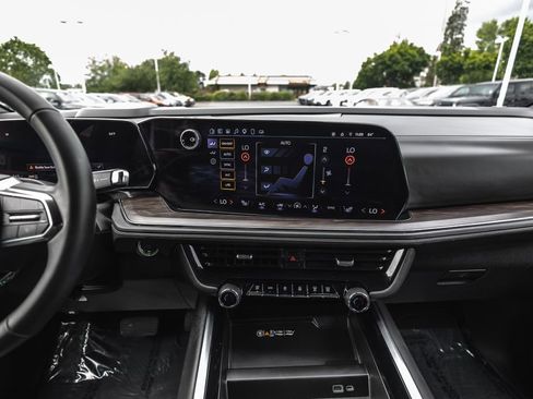 Used 2025 Chevrolet Tahoe LT AWD/4WD image 26