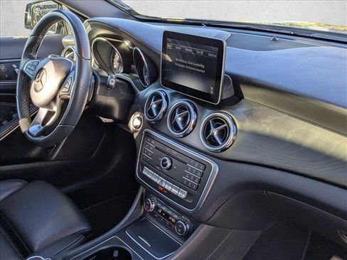Used 2018 Mercedes-Benz GLA 250 image 21