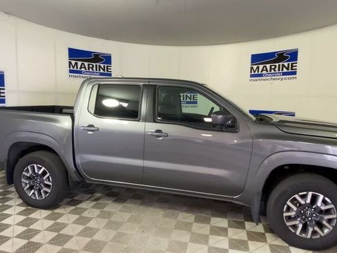 Used 2025 Nissan Frontier SL AWD/4WD image 3