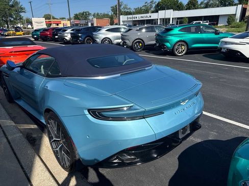 Used 2024 Aston Martin DB12 Convertible RWD image 5