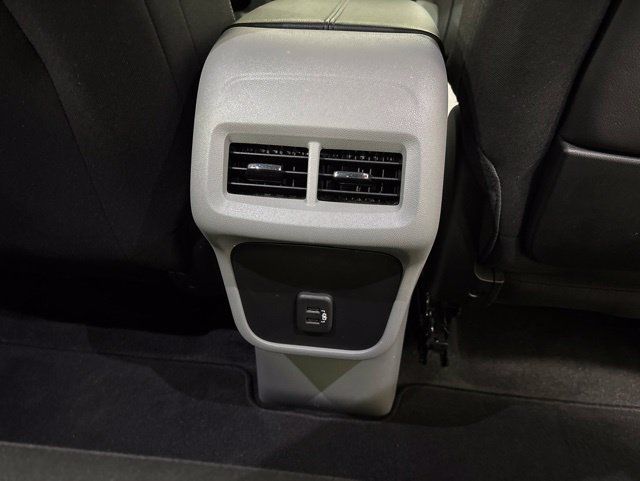 Used 2024 GMC Terrain SLE FWD image 26