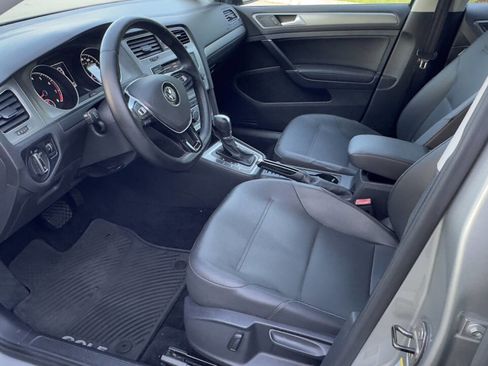 Used 2015 Volkswagen Golf S image 26
