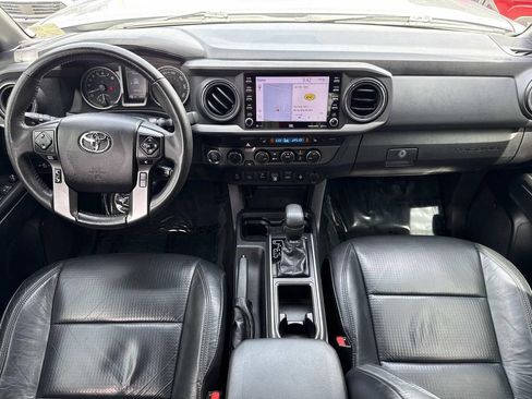 Used 2021 Toyota Tacoma TRD Off-Road w/ TRD Premium Off Road Package AWD/4WD image 21