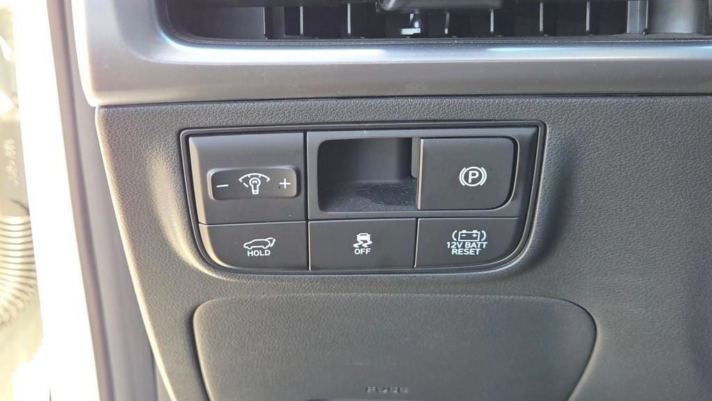 Used 2025 Hyundai Tucson SEL AWD/4WD image 17