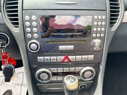 Used 2005 Mercedes-Benz SLK 350 image 16