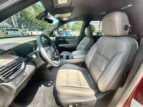 Certified 2026 GMC Acadia Elevation w/ Elevation Premium Package FWD image 18