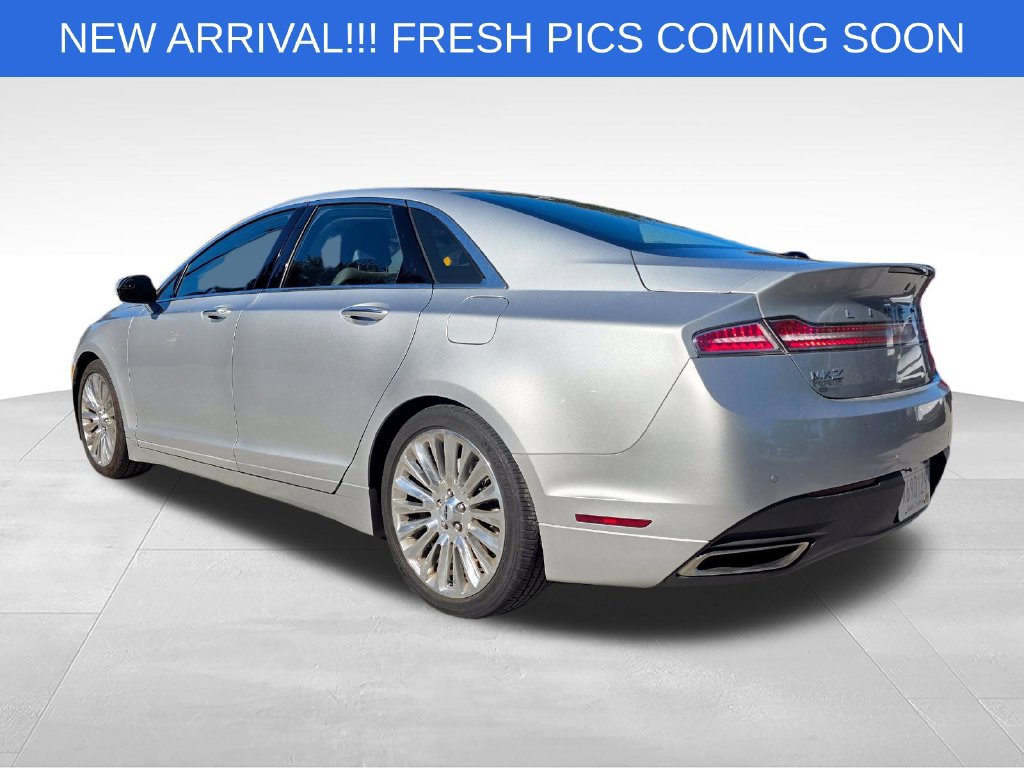 Used 2013 Lincoln MKZ FWD image 4