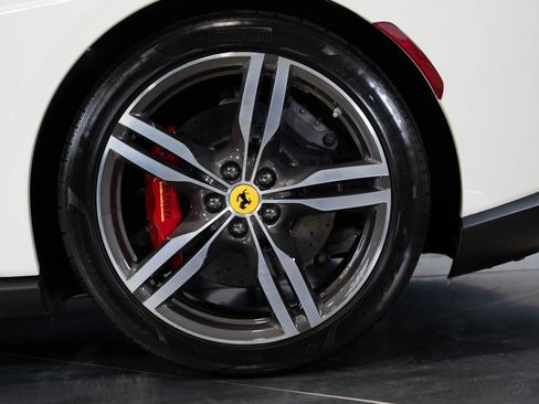 Used 2019 Ferrari Portofino image 37