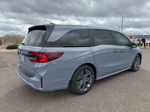 New 2026 Honda Odyssey Touring image 5