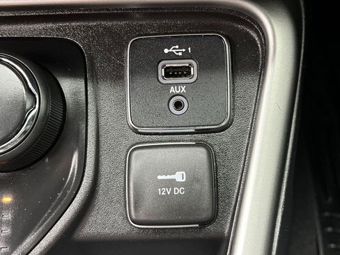 Used 2020 Jeep Compass Latitude w/ Cold Weather Group AWD/4WD image 21