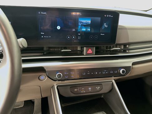 Used 2026 Kia Carnival FWD image 26