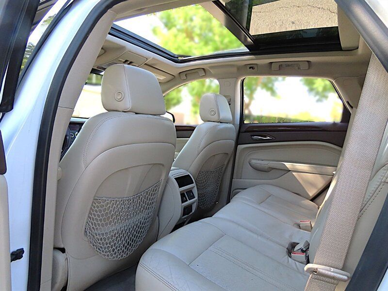 Used 2011 Cadillac SRX Luxury FWD image 25