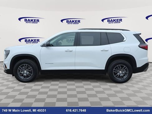 Used 2025 GMC Acadia Elevation image 8