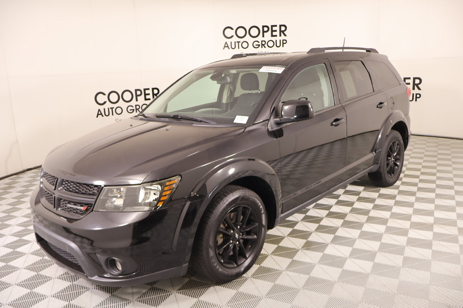 Used 2019 Dodge Journey SE FWD image 9