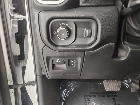 Used 2023 RAM 1500 Laramie AWD/4WD image 19