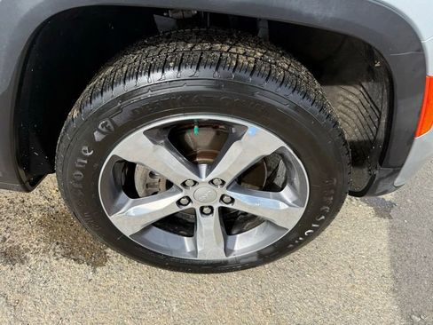 Used 2021 Jeep Grand Cherokee L Limited image 16