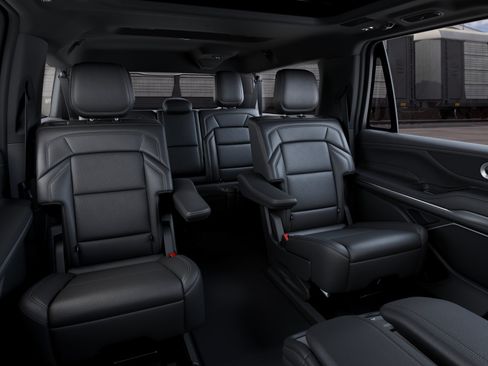 New 2027 Lincoln Navigator L Reserve AWD/4WD image 11