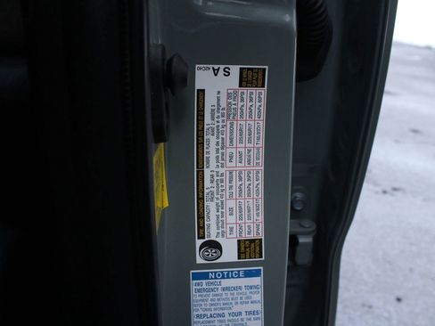 Used 2019 Toyota RAV4 XLE w/ Convenience Package image 32