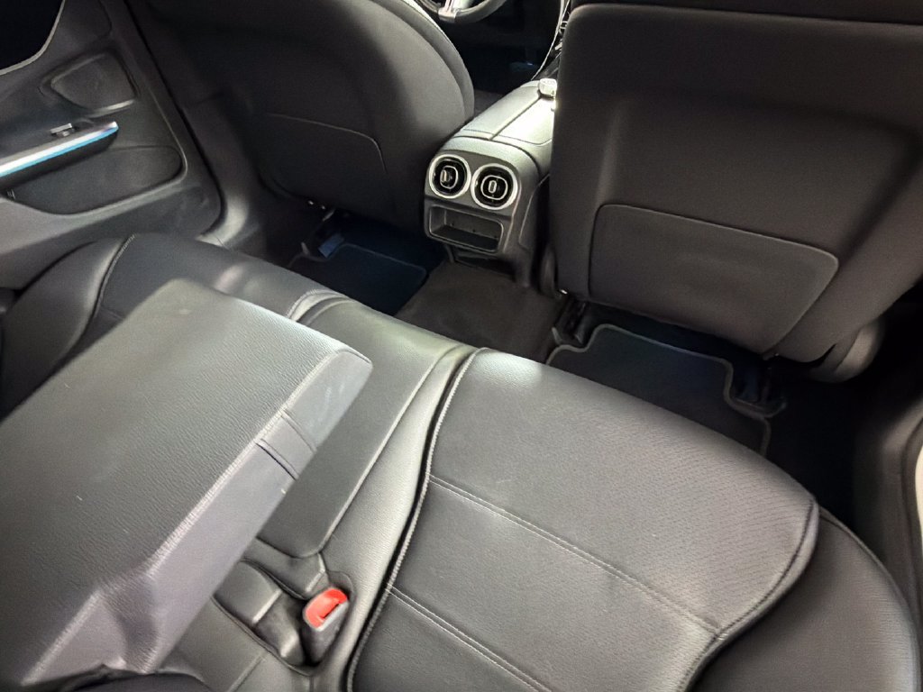 Used 2023 Mercedes-Benz C 300 Sedan image 30