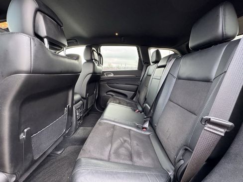 Used 2022 Jeep Grand Cherokee Laredo X image 12