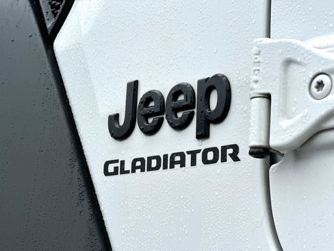 Used 2020 Jeep Gladiator Sport w/ Quick Order Package 24S AWD/4WD image 15