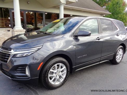 Used 2023 Chevrolet Equinox LT w/ LPO, Floor Liner Package image 1