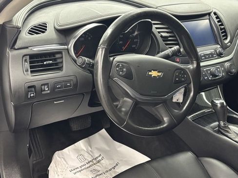 Used 2016 Chevrolet Impala LT w/ Convenience Package image 12