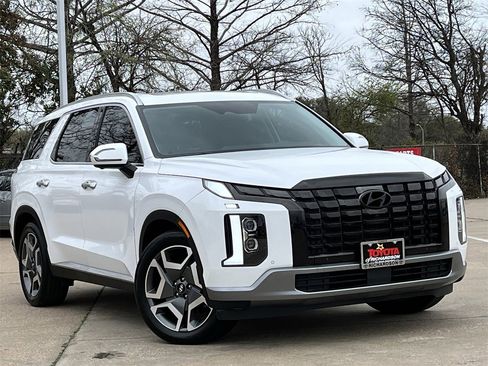 Used 2024 Hyundai Palisade Limited image 2
