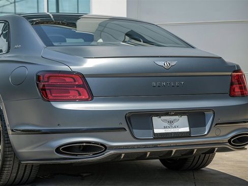New 2025 Bentley Flying Spur Plug-In Hybrid image 16