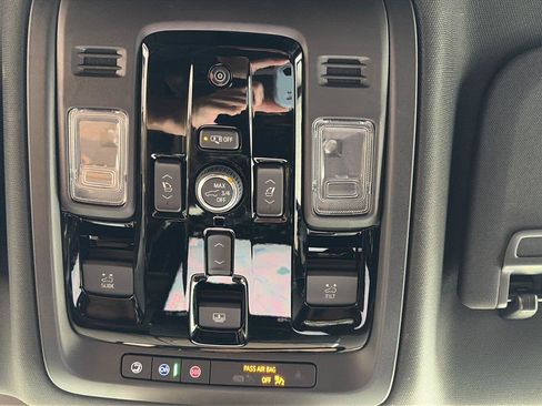Used 2026 GMC Yukon Denali w/ Sun & Power Step Package AWD/4WD image 29