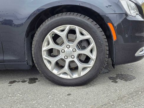Used 2017 Chrysler 300 C Platinum w/ Safetytec Plus Group AWD/4WD image 9