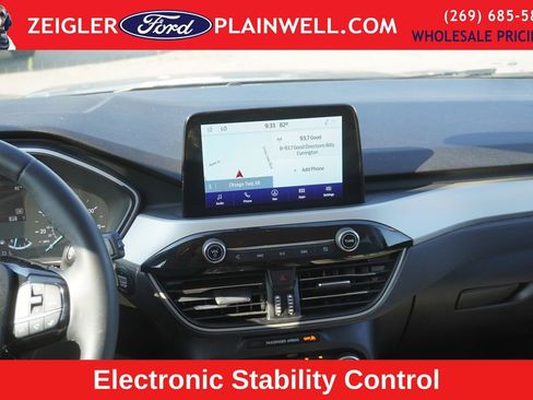 Used 2022 Ford Escape SE w/ Cold Weather Package image 14