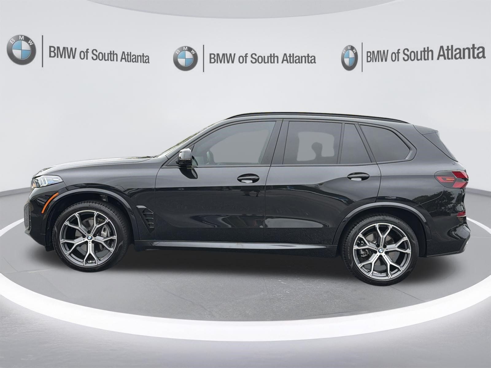 Certified 2026 BMW X5 xDrive40i w/ M Sport Package AWD/4WD image 24