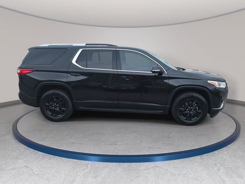 Used 2018 Chevrolet Traverse LT FWD image 4