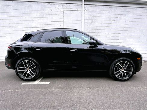 Used 2025 Porsche Macan AWD/4WD image 6
