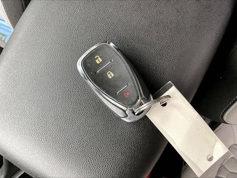 Used 2022 Chevrolet Equinox LS w/ LS Convenience Package image 11