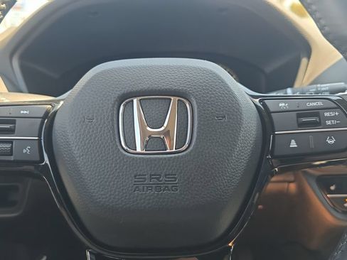 Used 2024 Honda HR-V EX-L image 12