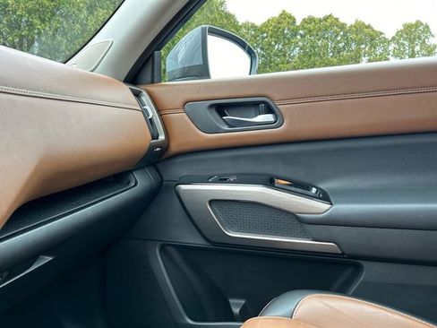 Certified 2023 Nissan Pathfinder Platinum AWD/4WD image 21