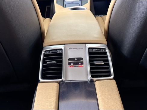 Used 2013 Porsche Panamera image 30