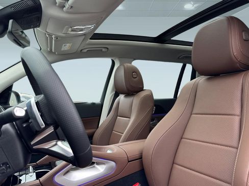 Used 2026 Mercedes-Benz GLS 450 4MATIC image 13