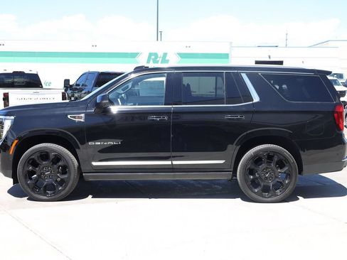 New 2026 GMC Yukon Denali w/ Denali Reserve Package AWD/4WD image 3
