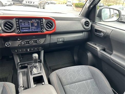 Used 2020 Toyota Tacoma TRD Sport w/ Technology Package image 17