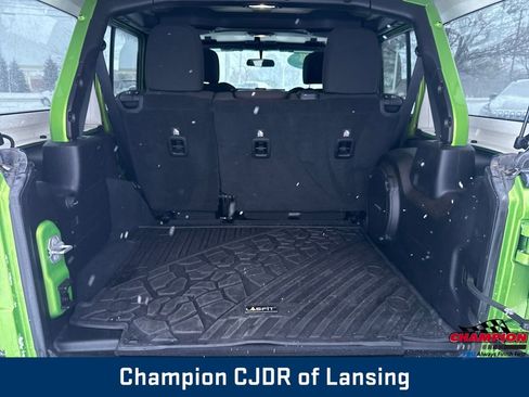 Used 2018 Jeep Wrangler Unlimited Sport S image 28