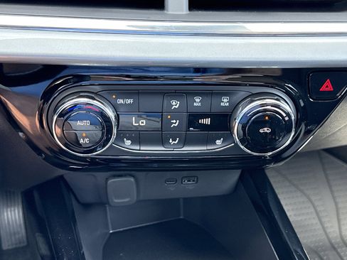 New 2026 Chevrolet Trax LT w/ Midnight Edition FWD image 44
