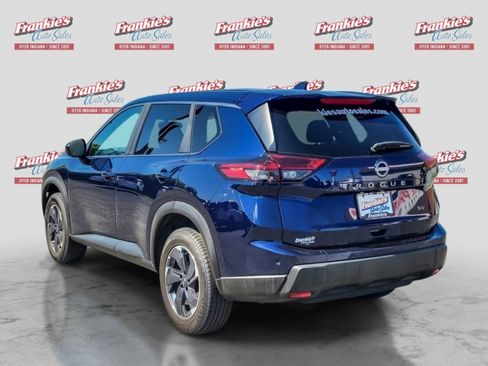 Used 2024 Nissan Rogue SV FWD image 3