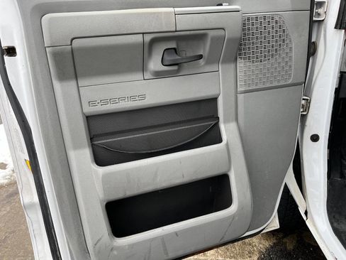 Used 2015 Ford E-450 and Econoline 450 Super Duty w/ Power Windows & Locks Group image 6