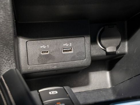 Used 2024 Nissan Kicks SV image 9