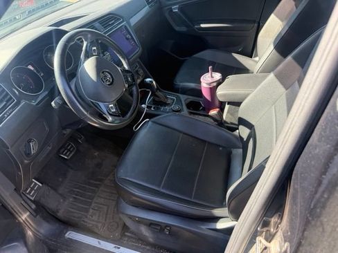 Used 2021 Volkswagen Tiguan SE R-Line AWD/4WD image 2