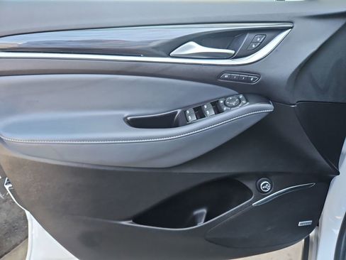 Used 2024 Buick Enclave Premium image 24